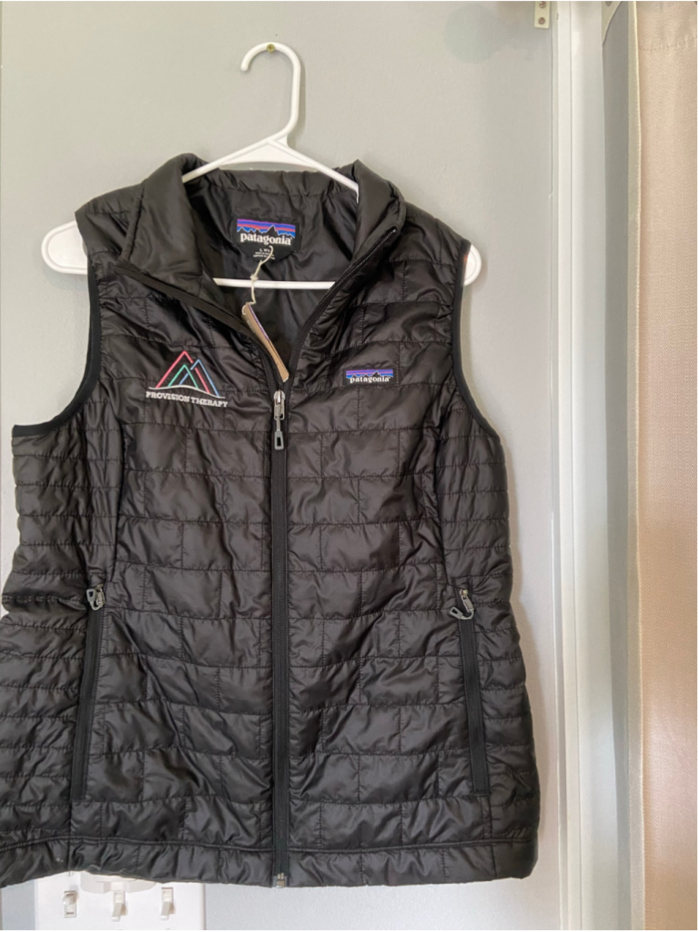 Patagonia women's Nano puffer vest, size large. new with tags